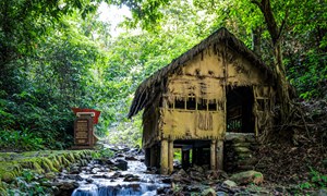 Khoa Kinh tế và PTNT làm việc với UBND xã Khánh Xuân về xây dựng Đề án phát triển du lịch địa phương